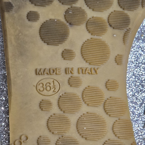 Jimmy Choo Metallic Silver Flats - Picture 4 of 4